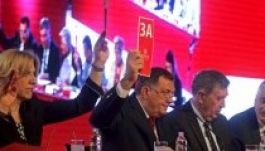 Függetlenségi népszavazással fenyegetnek a boszniai szerbek