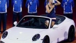 Kerber nyerte meg a stuttgarti tornát - és a Porschét