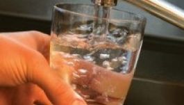 Öt köbméter vízfogyasztás fölött is csökkene az áfa