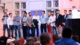 Háromezren ünnepelték a magyar hokihősöket Székesfehérváron