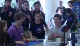 Megdőlt a Rubik-kocka kirakásának világrekordja (VIDEÓ)