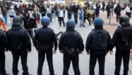 Rendőrök sérültek meg egy fekete fiatal halála miatti zavargásokban