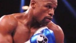 Pacquiao edzője tudni szeretné, mit töltenek Mayweather kesztyűibe