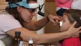 Május elején vizsgálják a gyermekeket Erdélyben az önkéntes orvosok