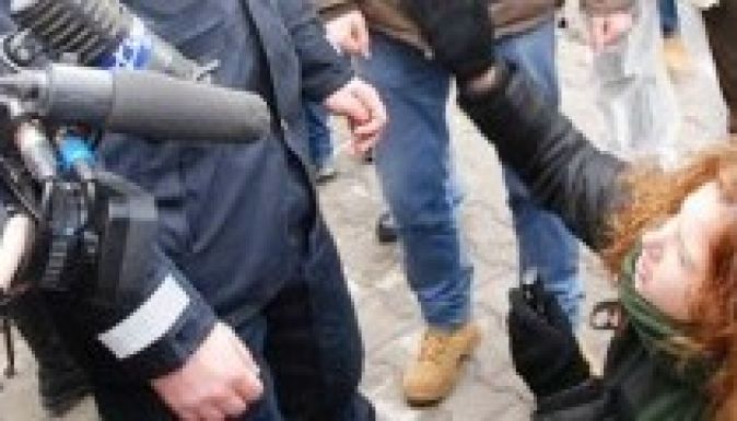 Jelentés: félelemben élnek a romániai újságírók