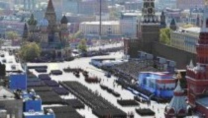 Apja fényképével menetelt Putyin a Vörös téren