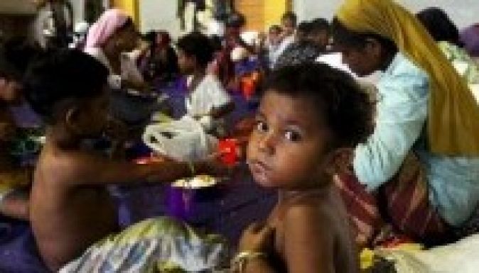 Malajzia „emberségesen” fordított vissza egy menekülteket szállító hajót