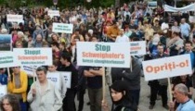 Újabb tüntetés Sepsiszentgyörgyön a rétyi fűrészüzem ellen