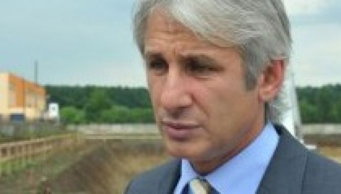 Szégyelli a fizetését Eugen Teodorovici pénzügyminiszter