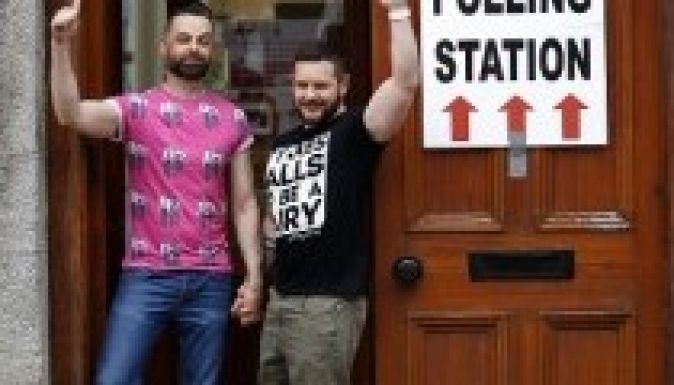 Az írek is igent mondtak a melegházasságra