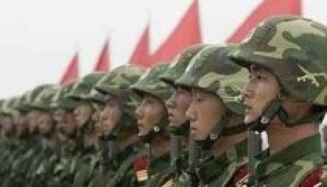 Aktív védelmi stratégiára vált a kínai hadsereg