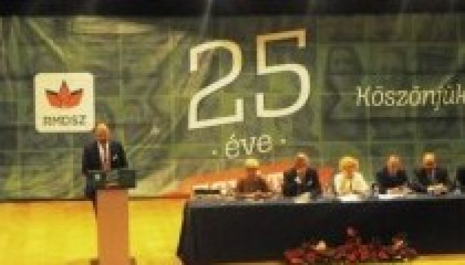 SZKT: megnevezte csapatát Kelemen Hunor