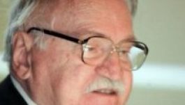 Arany János-életműdíjat kapott a MTA-tól Benkő Samu