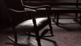 Túl hangosan nyikorgott a hintaszék: gazdáját megbírságolták