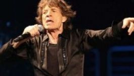 Mick Jagger Nepálért énekel