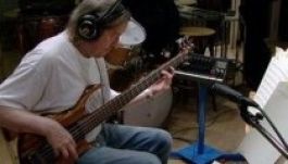 Meghalt az ABBA basszusgitárosa