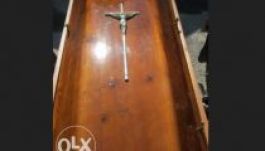 „Alig használt” koporsót árulnak Bukarest mellett