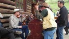 Erdélyi táncházzenészek találkoztak Borospatakon