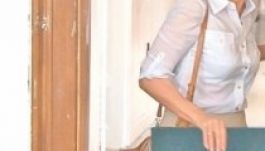 Román állami intézményeket perel Carmen Johannis