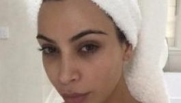 Ismét levetkőzött Kim Kardashian