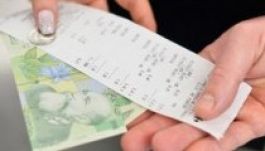 Megtámadták az alkotmánybíróságon a borravaló megadóztatását