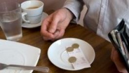 Mégsem adóztatják meg a borravalókat