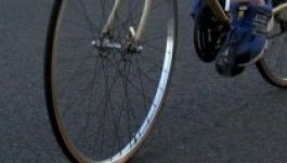 Áthajtott egy óvodás kislány kezén, majd elment a helyszínről