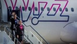 Új színek, új egyenruha: arculatot vált a Wizz Air (FOTÓK)