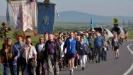 Útban a zarándokok Csíksomlyóra (GALÉRIA)