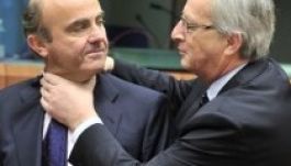 Juncker nem csak pofozkodik: már fojtogatott is politikust
