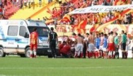 Újabb labdarúgó halt meg a pályán (VIDEÓ)