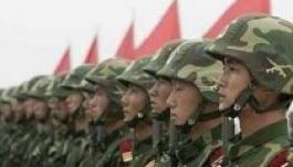 Aktív védelmi stratégiára vált a kínai hadsereg