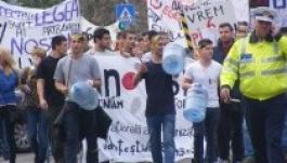 „Éppen a kormány nem tartja be a tanügyi törvényt”