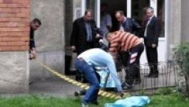 Leugrott két fiatal egy tízemeletes tömbházról Nagyváradon