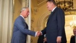 Károly herceg meghívta Klaus Johannist Nagy-Britanniába