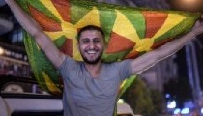 Tizenhárom év után elvesztette parlamenti többségét Erdogan pártja