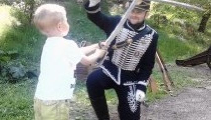 Mitől menő manapság huszárnak lenni?