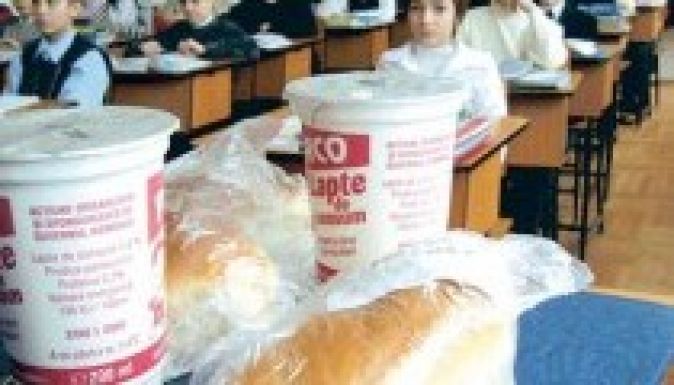 Lejárt szavatosságú tej és kifli a háromszéki iskolákban