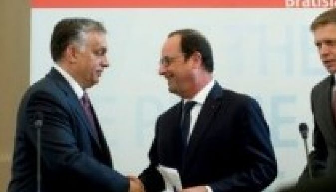 Orbán nem vár európai válaszra a menekültválság kezelésében