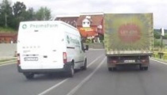 Öngyilkosjelöltek száguldanak a romániai utakon (VIDEÓ)