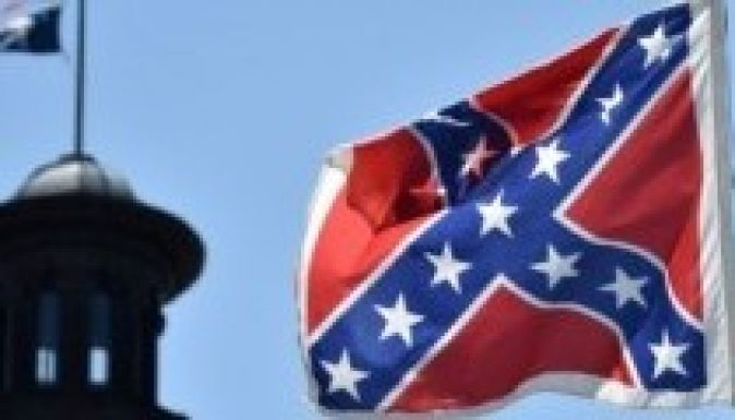 A charlestoni gyilkos miatt nem árulnak többé konföderációs zászlót