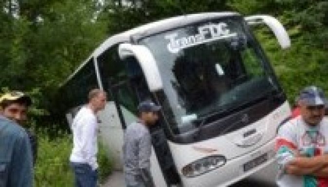 Majdnem szakadékba zuhant egy busz Resicabányánál (VIDEÓ)