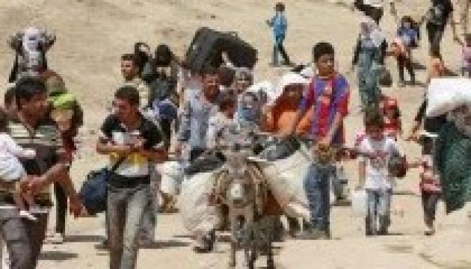 Újabb tízezer ember menekült el országából az IÁ miatt