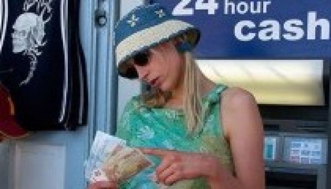 Nincs pánikhangulat Athénban, az emberek fel tudják venni a pénzüket