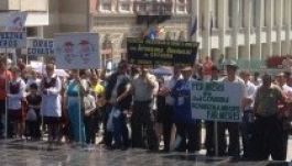 Látványosan tüntettek a tejesgazdák Sepsiszentgyörgyön