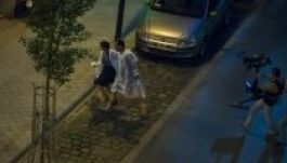 Tom Hanks egy szál köpenyben menekült Budapesten (FOTÓK)