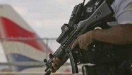 Terrorizmussal kapcsolatba hozhatók tucatja dolgozott reptéren