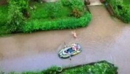 Gyergyószentmiklóson csónakázni is lehet a lakótelepen (VIDEÓ)