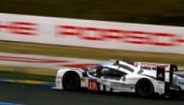 A Porsche-csapat nyerte a Le Mans-i 24 órás autóversenyt