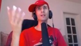 Sanyika karaoke-énekesbe vedlett át (VIDEÓ)